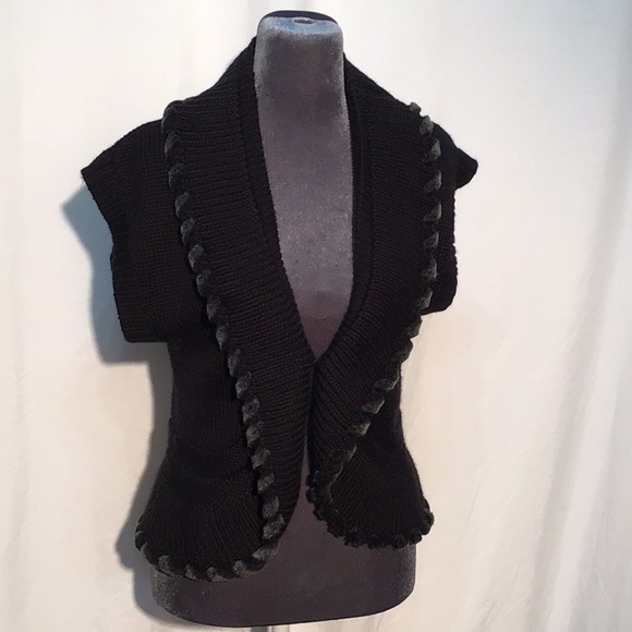 🌼Vintage🌼 Chic-Knits faux fur trimmed cardigan size medium - Picture 2 of 11